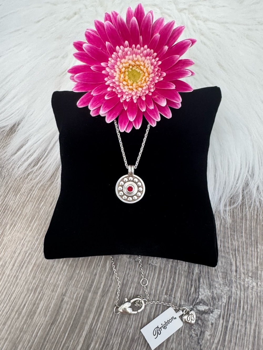🌺 BRIGHTON Red Siam Pebble Dot Medali Petite Reversible Necklace